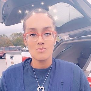 Meet your Posher, Nikole